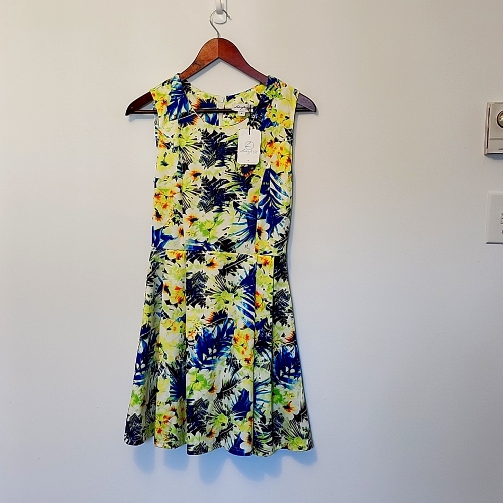 NWT Lakefield pleated bright  floral short skater style dress size M